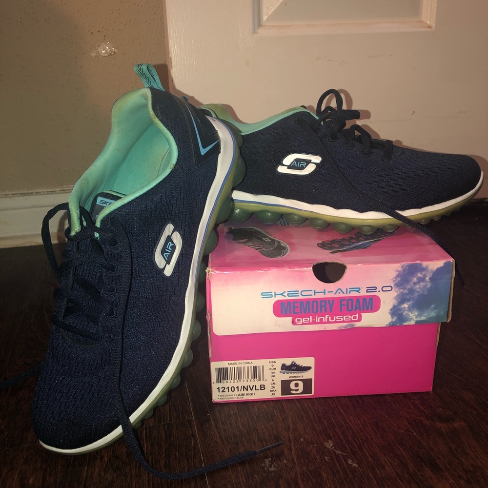 Sketchers size 9